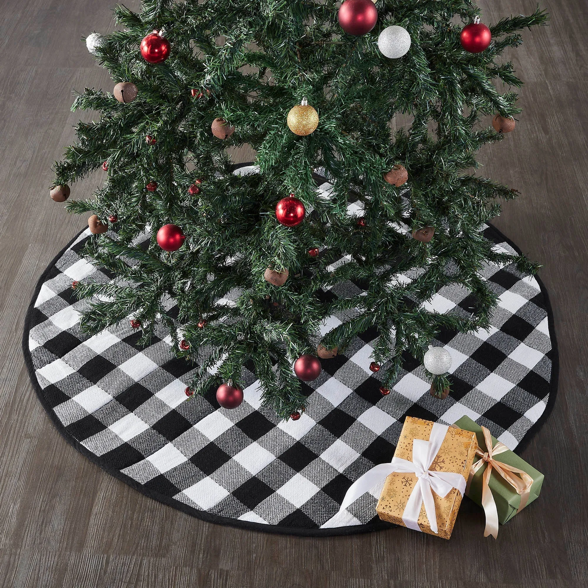 Annie Check Tree Skirt