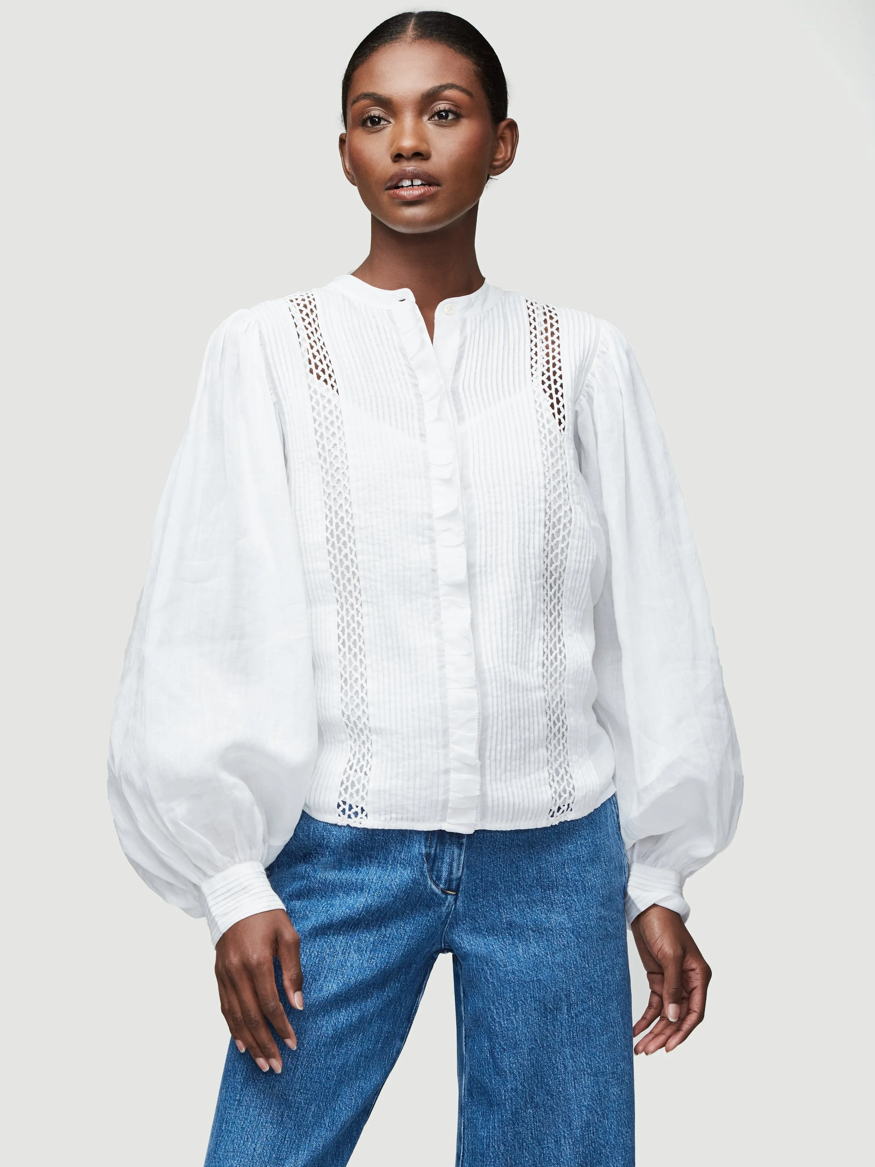 FRAME - Lace Button Front Top in Blanc